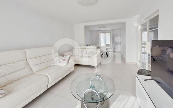 Maison à vendre    8 pièces •  Gressy