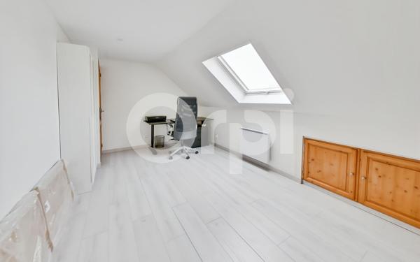 Maison à vendre    8 pièces •  Gressy