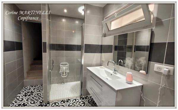 A vendre maison au centre du village