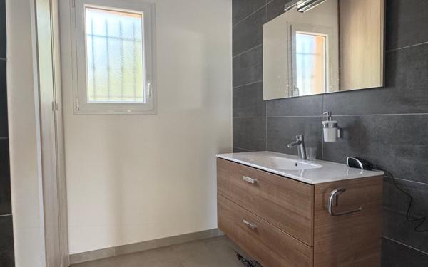 Maison à vendre    4 pièces •  La Cadière-d'Azur