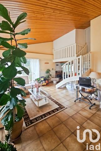 Maison 7 pièces de 140 m² à Vairé (85150)