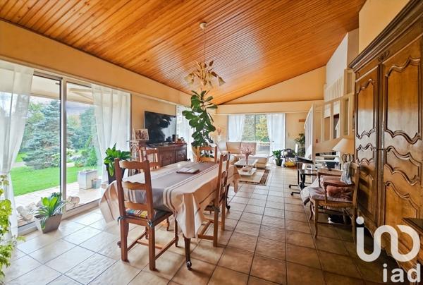 Maison 7 pièces de 140 m² à Vairé (85150)