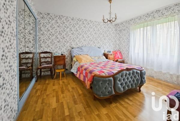 Maison 7 pièces de 140 m² à Vairé (85150)