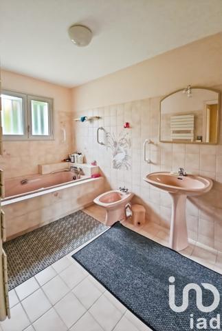 Maison 7 pièces de 140 m² à Vairé (85150)