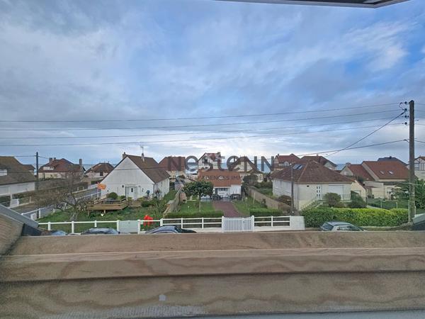 Duplex trois chambres à cinquante mètres de la plage