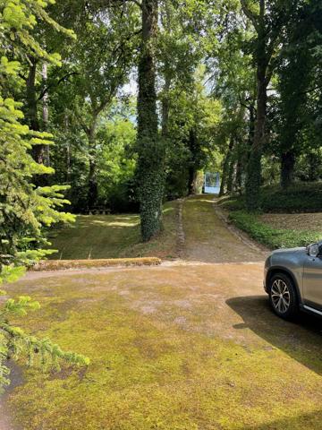 À vendre - Maison traditionnelle, 8 pièces située à Joué-lès-Tours (37300)