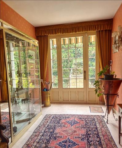 À vendre - Maison traditionnelle, 8 pièces située à Joué-lès-Tours (37300)