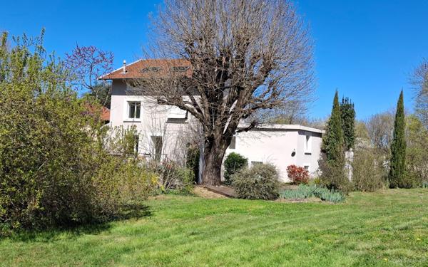 Maison à louer    6 pièces •  Chaponost