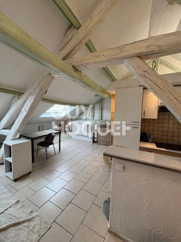 Studio meublé - 24.50m² - loyer toutes charges comprises