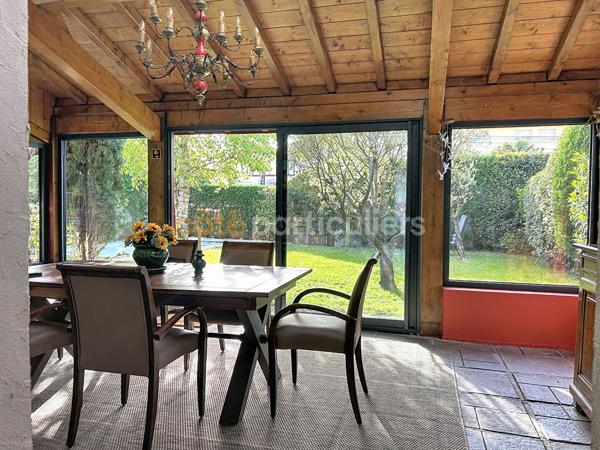 Vente
                Maison125 m² - 5 Pièces -
                    BIARRITZ (64200)