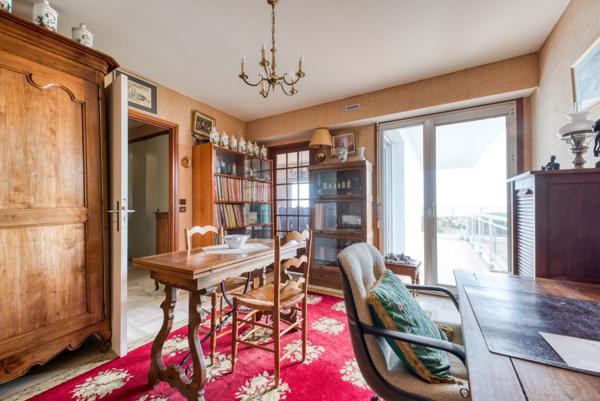 APPARTEMENT D’EXCEPTION DE 230 M² À DEUX PAS DU CENTRE-VILLE DE ROYAN AVEC GRANDE TERRASSE ET VUE ME