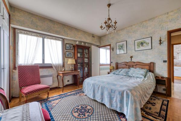 APPARTEMENT D’EXCEPTION DE 230 M² À DEUX PAS DU CENTRE-VILLE DE ROYAN AVEC GRANDE TERRASSE ET VUE ME