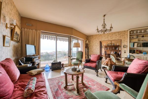 APPARTEMENT D’EXCEPTION DE 230 M² À DEUX PAS DU CENTRE-VILLE DE ROYAN AVEC GRANDE TERRASSE ET VUE ME