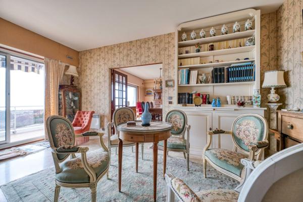 APPARTEMENT D’EXCEPTION DE 230 M² À DEUX PAS DU CENTRE-VILLE DE ROYAN AVEC GRANDE TERRASSE ET VUE ME