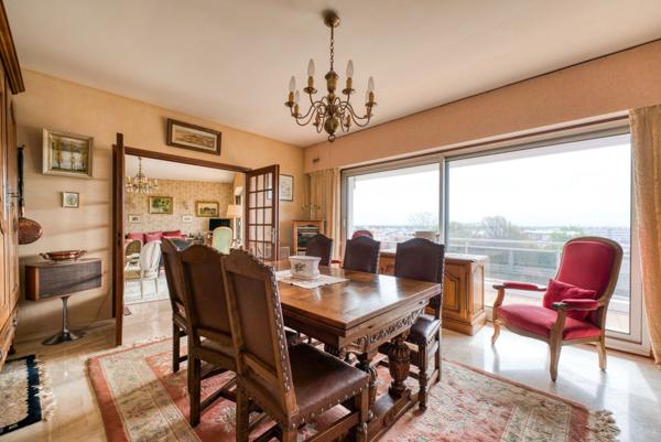 APPARTEMENT D’EXCEPTION DE 230 M² À DEUX PAS DU CENTRE-VILLE DE ROYAN AVEC GRANDE TERRASSE ET VUE ME