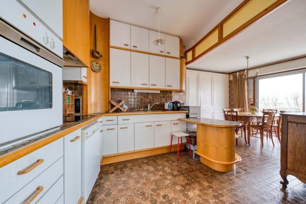 APPARTEMENT D’EXCEPTION DE 230 M² À DEUX PAS DU CENTRE-VILLE DE ROYAN AVEC GRANDE TERRASSE ET VUE ME