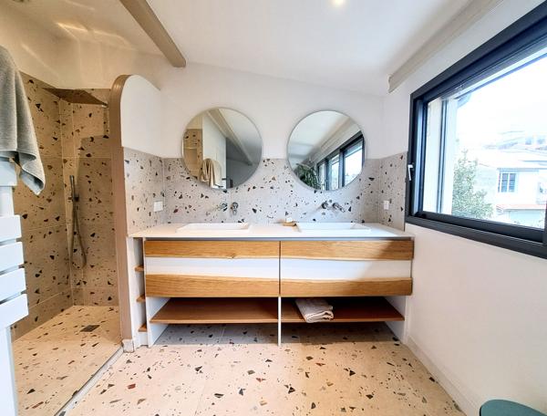 Bordeaux (33000) Superbe échoppe double rénovée avec jardin et piscine – Bordeaux centre