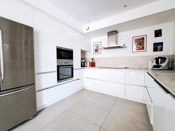 Bordeaux (33000) Superbe échoppe double rénovée avec jardin et piscine – Bordeaux centre