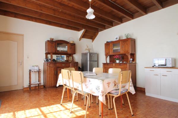 Marcillac-Lanville (16140) MAISON 4 PIECES 111 M2 LANVILLE