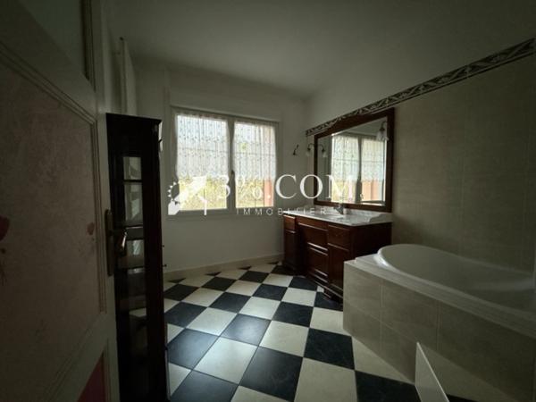 Maison 7 pièce(s) 5 chambre(s) 193 m²