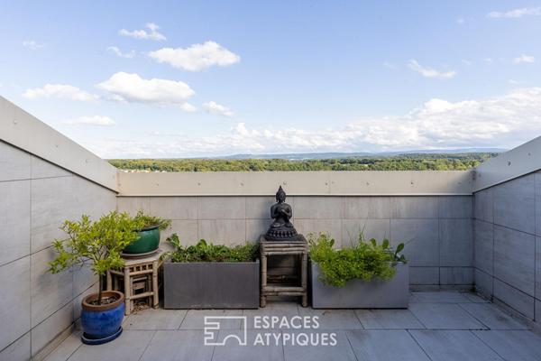 Maison d’architecte avec vue dominante, piscine et volumes ouverts