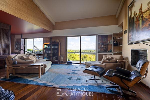 Maison d’architecte avec vue dominante, piscine et volumes ouverts
