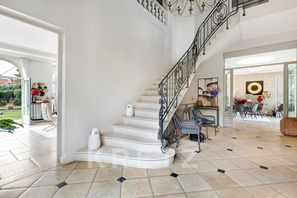 Le Vésinet – Maison familiale de 380 m² sur un terrain verdoyant de 2000 m²