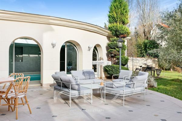 Le Vésinet – Maison familiale de 380 m² sur un terrain verdoyant de 2000 m²