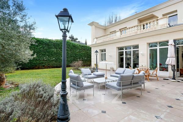 Le Vésinet – Maison familiale de 380 m² sur un terrain verdoyant de 2000 m²