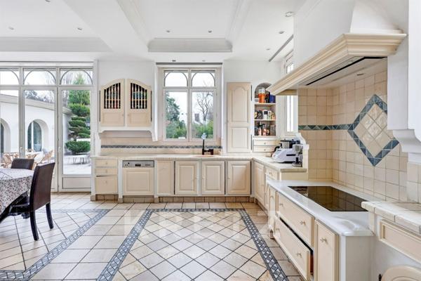 Le Vésinet – Maison familiale de 380 m² sur un terrain verdoyant de 2000 m²