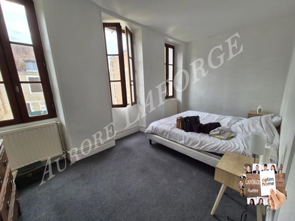 Maison à vendre 7 pièces centre ville de Le Blanc (36) 50min de chateauroux, 20min de Saint Savin,30 min de montmorillon