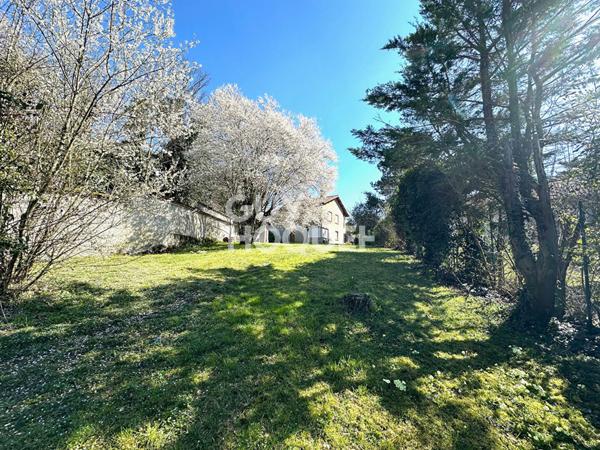 Maison familiale 3 niveaux sur terrain de 1 800 m²