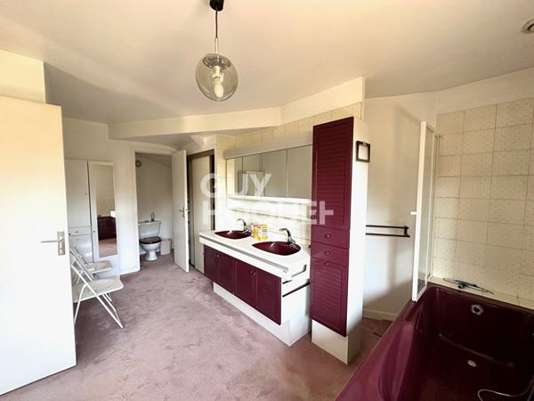 Maison familiale 3 niveaux sur terrain de 1 800 m²