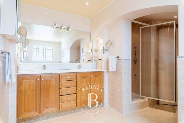 Grasse, Villa 5 Chambres -  240 m² à vendre