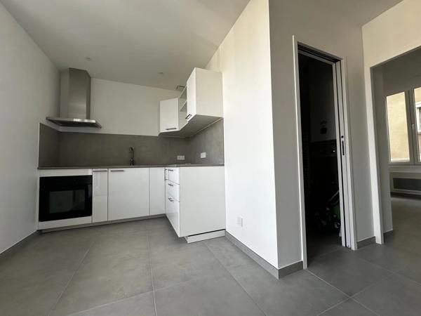 Location                                                      Appartement
                        
                     3 pièces                      47 m2                     à Clermont-l'Hérault