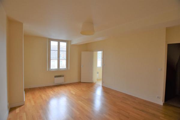Appartement Magny En Vexin - 3 pièces - 75.88 m²