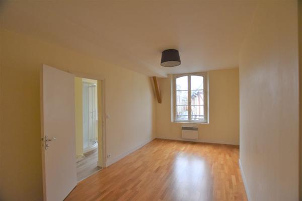 Appartement Magny En Vexin - 3 pièces - 75.88 m²