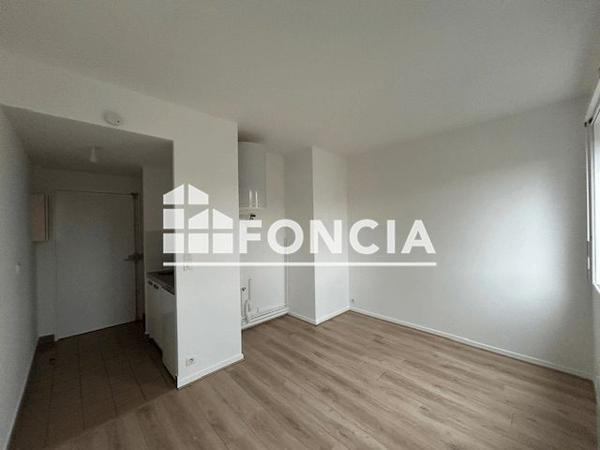 Location Studio 17.9 m² - 11 RUE DES MARAIS Pontoise 95300