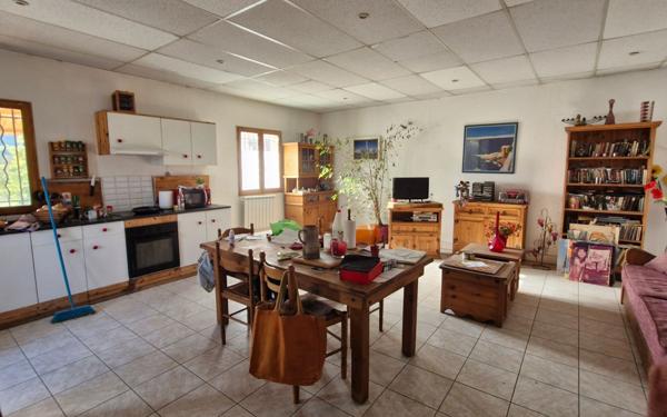 Maison à vendre    6 pièces •  Forcalquier