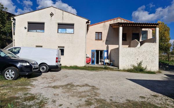 Maison à vendre    6 pièces •  Forcalquier