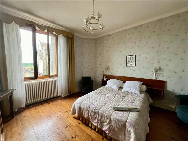 Maison à vendre |  Sos |  15 pièces | 300 m²