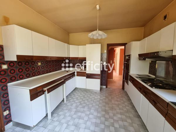 Maison 11 pièces - 272 m²