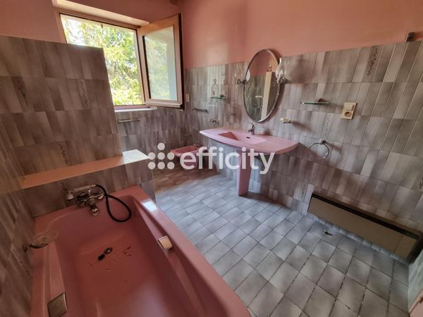 Maison 11 pièces - 272 m²