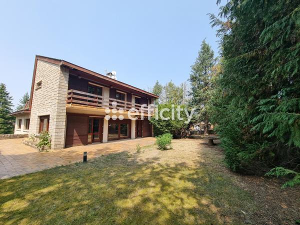 Maison 11 pièces - 272 m²