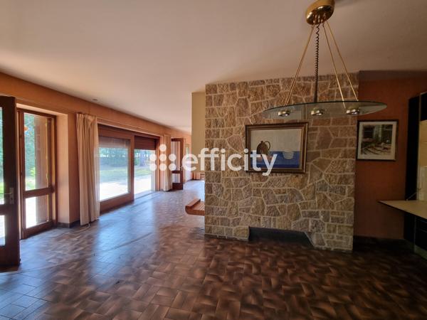 Maison 11 pièces - 272 m²