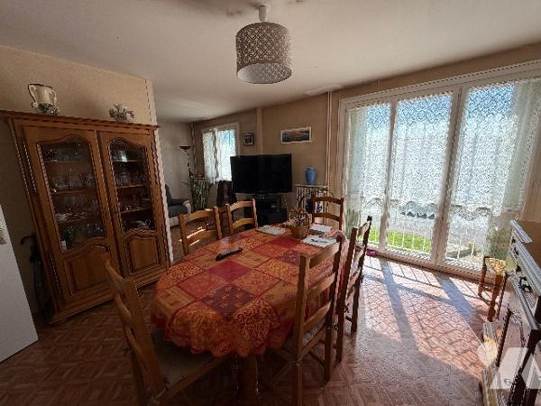 Appartement à rafraichir situé à ALENCON (67 m²) - 2ème étage sans ascenseur. cave, garage, grenier.