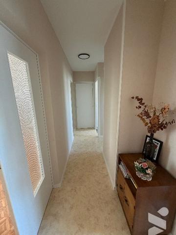 Appartement à rafraichir situé à ALENCON (67 m²) - 2ème étage sans ascenseur. cave, garage, grenier.
