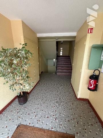 Appartement à rafraichir situé à ALENCON (67 m²) - 2ème étage sans ascenseur. cave, garage, grenier.