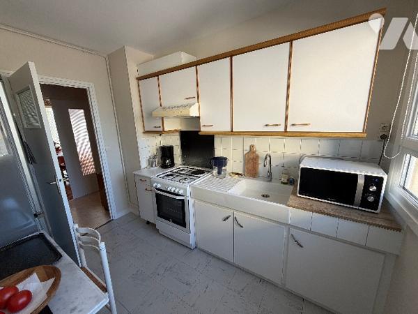 Appartement à rafraichir situé à ALENCON (67 m²) - 2ème étage sans ascenseur. cave, garage, grenier.