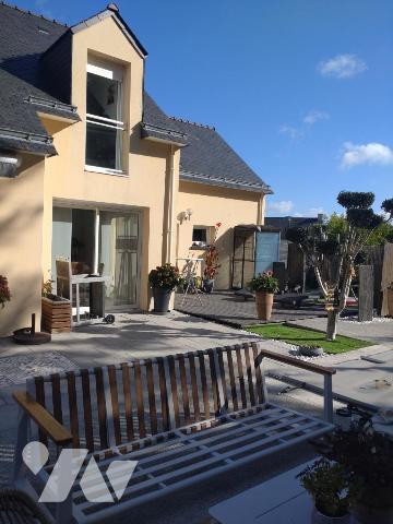 Maison contemporaine 6 PIECES 162 m2 à PLOEREN